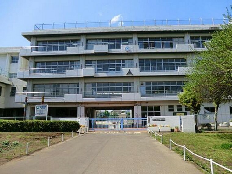 小学校 新座市立新堀小学校まで約762m