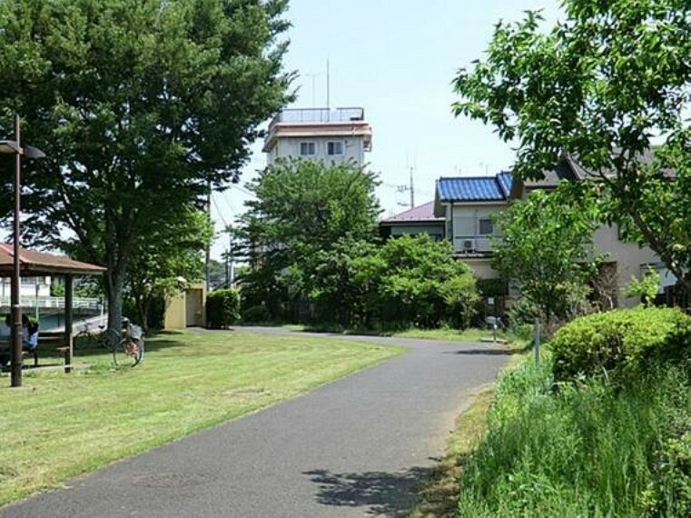 公園 小山れんげ公園まで約916m