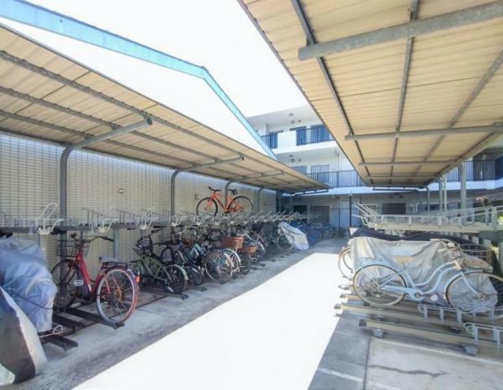 「自転車置き場」