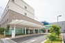 病院 現地から630m～640m。　メディカルトピア草加病院　土曜も対応している総合病院で救急対応も行っています。検診や予防接種もでき、地域の健康維持に貢献しています。2012年に建て替えられ設備の整った綺麗な院内です。