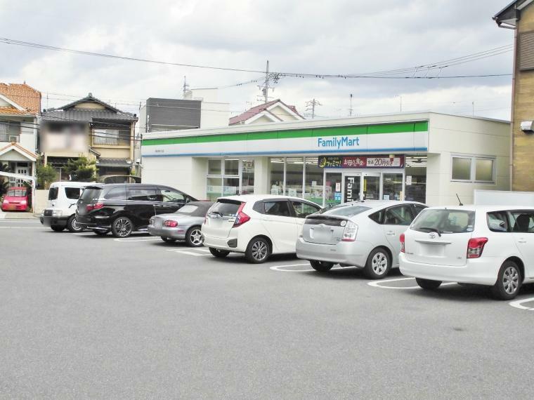 コンビニ ファミリーマート 尾張旭桜ケ丘店