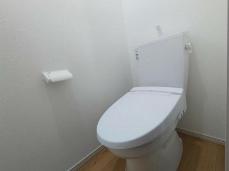 トイレ 毎日使うトイレには快適な温水洗浄便座付。