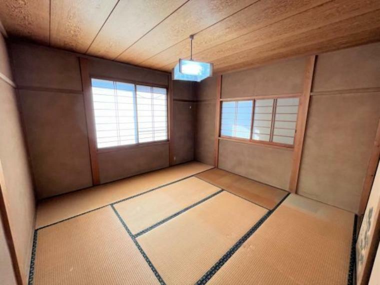 和室 【リフォーム中】2階西側6畳和室になります。2面採光になりますので、日当たりの良いお部屋になります。畳は表替えを予定しております。