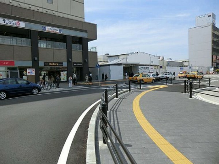 JR鶴見駅までバス便19分「三ツ池公園北門」停徒歩4分（約3400m）