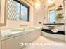 浴室 ゆったりとした1坪タイプのバスルーム！白を基調とした清潔感のあるデザインです！