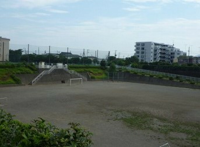 公園 内出公園まで約370m