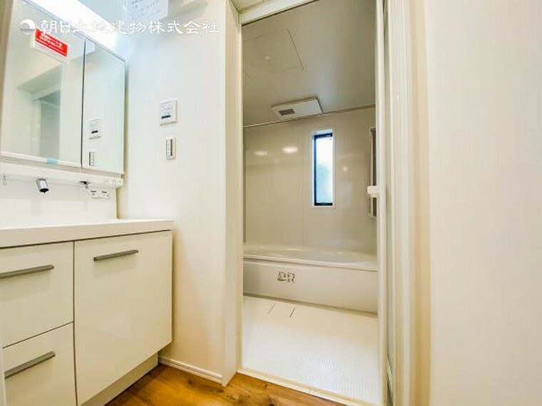 脱衣場 【洗面・脱衣所】使用頻度の高い場所だからこそ便利な空間に。多人数での使用も考えた便利な空間です