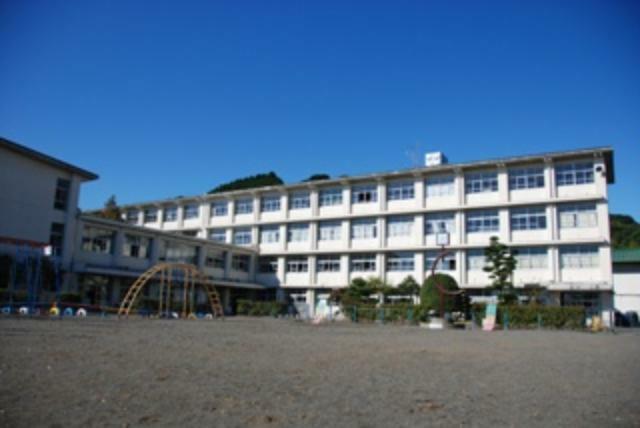 小学校 【小学校】藤枝中央小学校まで653m