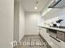 キッチン キッチンの収納は、デッドスペースになりやすい箇所を有効活用できる、スライド式収納を採用しました。