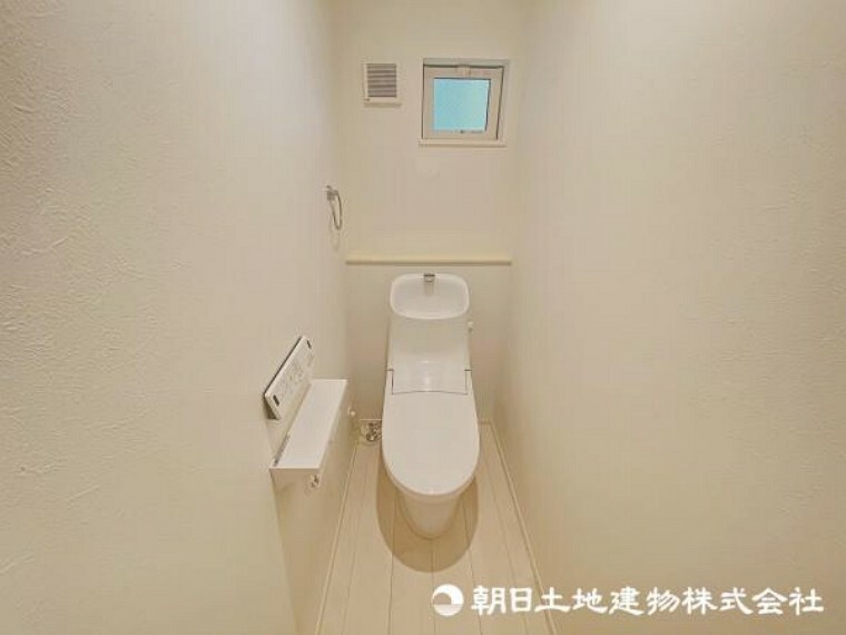 トイレ 1階・3階にウォシュレット付トイレをご用意！清潔感のある快適な空間です！