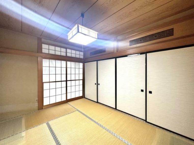 和室 【リフォーム前写真】6畳和室の写真です。畳表替え、障子の張替え、照明の交換を行います。