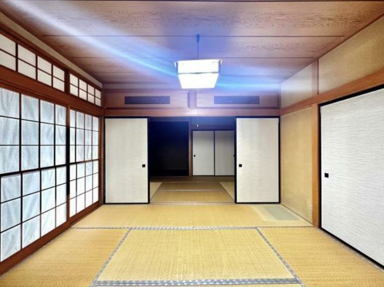 和室 【リフォーム前写真】6畳和室の別角度の写真です。奥の和室は洋室へと変更予定です。