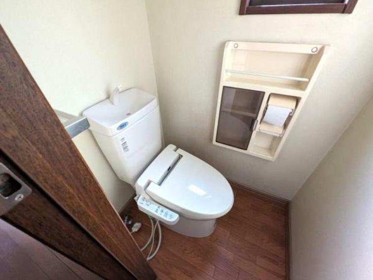 温水洗浄機能付暖房便座付きのトイレです。
