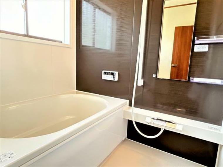（リフォーム完成）浴室はハウステック製0.75坪タイプのユニットバスに新品交換しました。自動湯張り・追い焚き機能付で、いつでも温かいお湯につかれます。