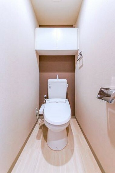 温水洗浄機能付きトイレは利便性が高いです。
