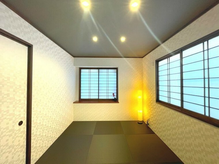 和室 琉球畳を利用している為、デザイン性の高いスタイリッシュな和室です