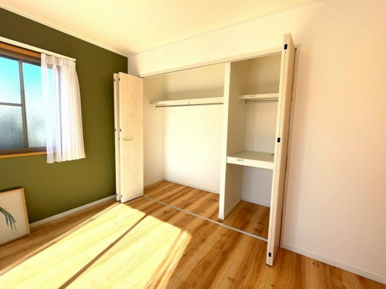 収納 全居室に収納を完備しておりますので、居室の全空間を有効活用出来ます。