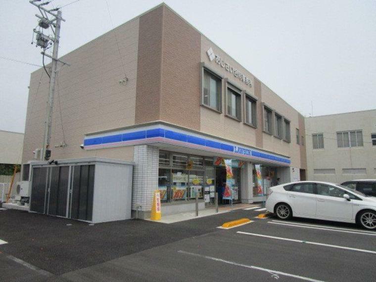 コンビニ ローソン 木曽川内割田店