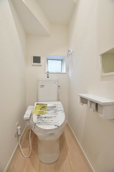 トイレ トイレは快適な温水洗浄便座付です。※1階