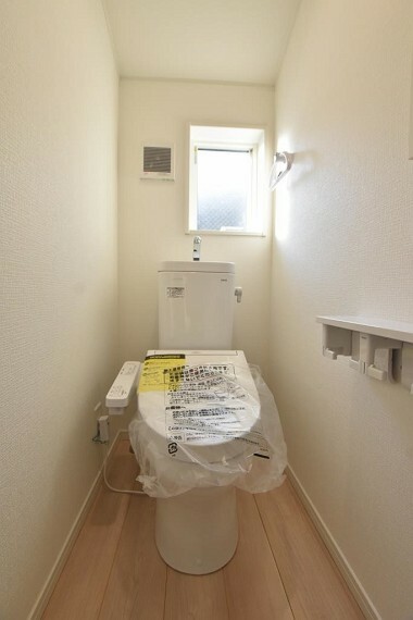トイレ トイレは快適な温水洗浄便座付です。※2階