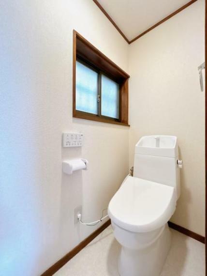 トイレ 【リフォーム済】トイレは新品交換致します。床材、壁紙の張替えを行いました。