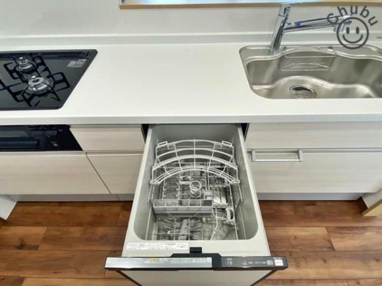 キッチン 食器洗い乾燥機付き！　食後の家事負担軽減だけでなく節水にも役立ちます！