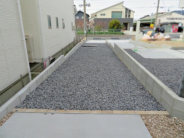 駐車場 駐車スペース2台 ※画像は新築時になります。