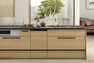 構造・工法・仕様 フルフラットキッチン  【Toclas Kitchen Bb】 広々としたカウンターは、上に障害物がないためお掃除がしやすくテーブルとしても利用できます。