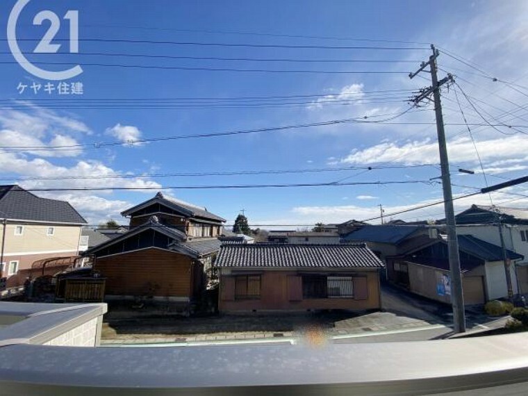 眺望 自然光に包まれた、現地からの眺め。実際に現地で窓を開けて音や空気感を感じてみましょう。