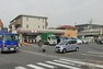 コンビニ セブンイレブン市川鬼高1丁目店 徒歩3分。