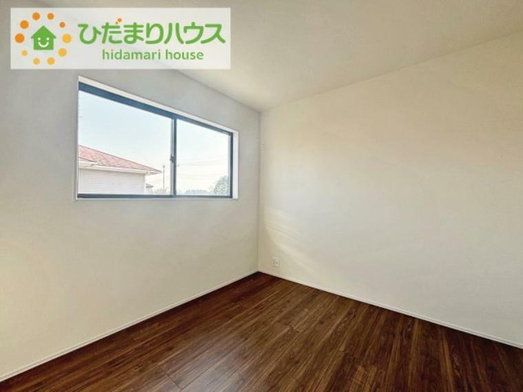 洋室 ”『自分の部屋がほしいー！』と言われるのはいつだろう？ マイホームなら余裕の部屋数！子供部屋はもちろん、収納場所も多いですよ（^^）/”