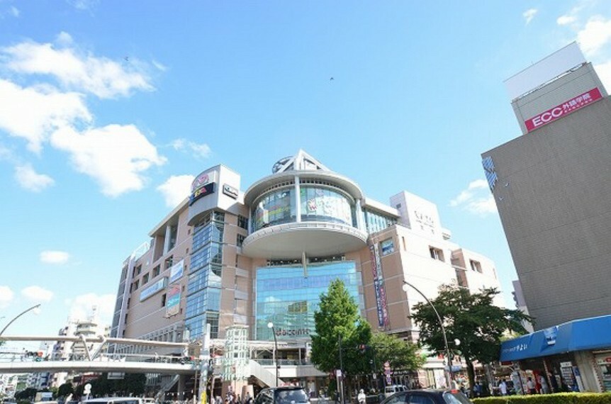 ショッピングセンター 聖蹟桜ヶ丘オーパ　距離約950m