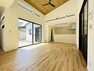 居間・リビング LDK20.7帖・天井も高く開放感のあるリビング！爽やかな通風と採光を存分に感じる事が出来る空間です。