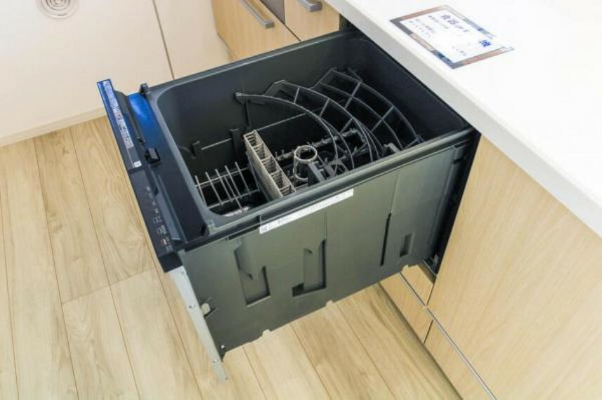 キッチン 食洗機/面倒な洗い物もボタン一つ　家事の時短にも繋がります