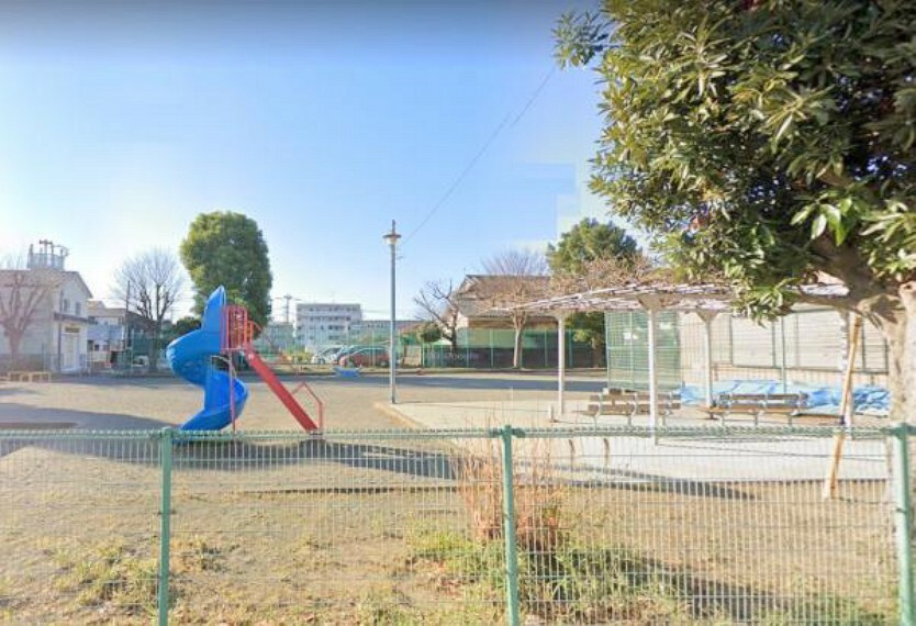 公園 【門沢橋第一児童公園】130m　穴場の公園で遊具はブランコと鉄棒、砂場があります。広いので走りまわったりボール遊びもできます。
