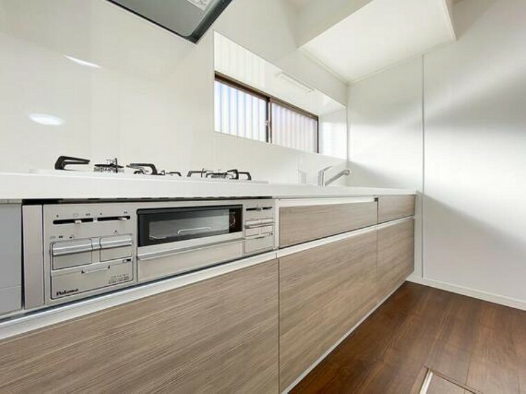 キッチン 収納充実、使いやすさに優れており、家事がラクで機能洗練なキッチンです。