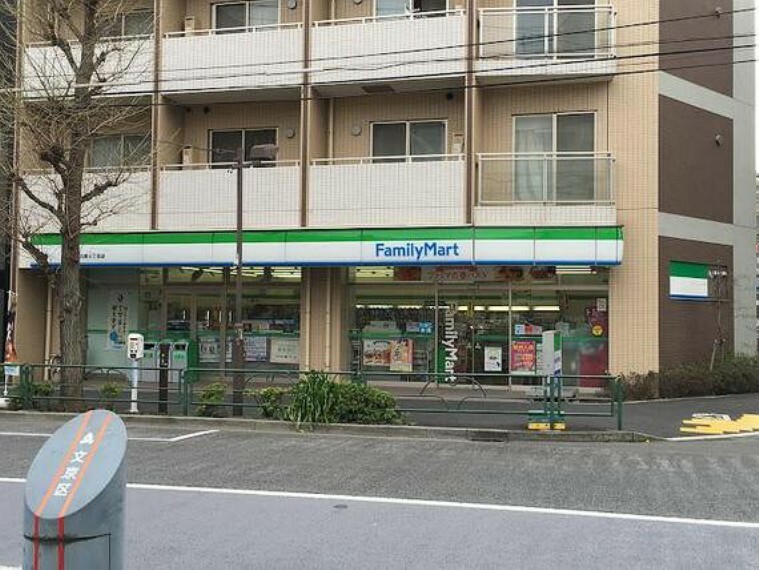 コンビニ ファミリーマート大塚三丁目店