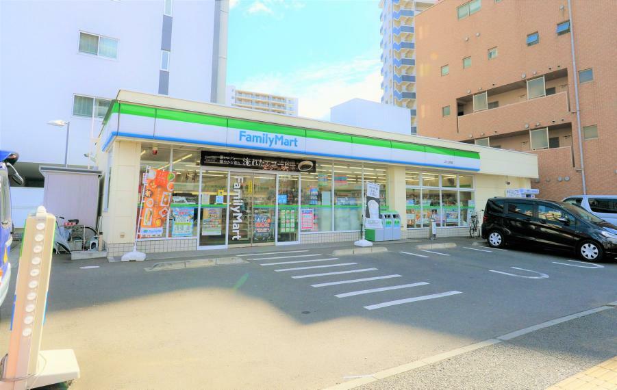 コンビニ ファミリーマート 二十人町店