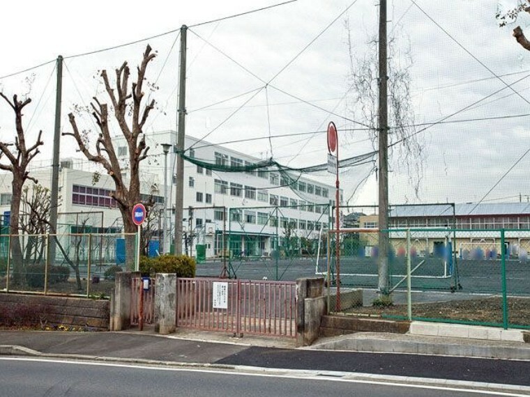 中学校 横浜市立旭中学校 徒歩10分。