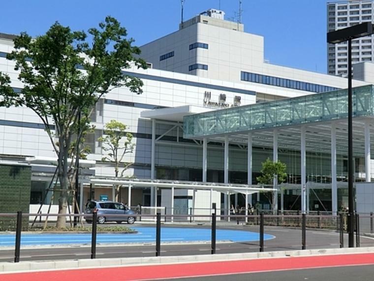 JR川崎駅 東海道線・京浜東北線・南武線など複数路線が乗り入れるビッグターミナル。周辺は開発が進み、バス路線も豊富です。（約4,903m）