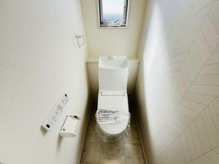 トイレ 1階トイレ・ウォシュレットタイプのトイレが完備。いつでも清潔・快適！