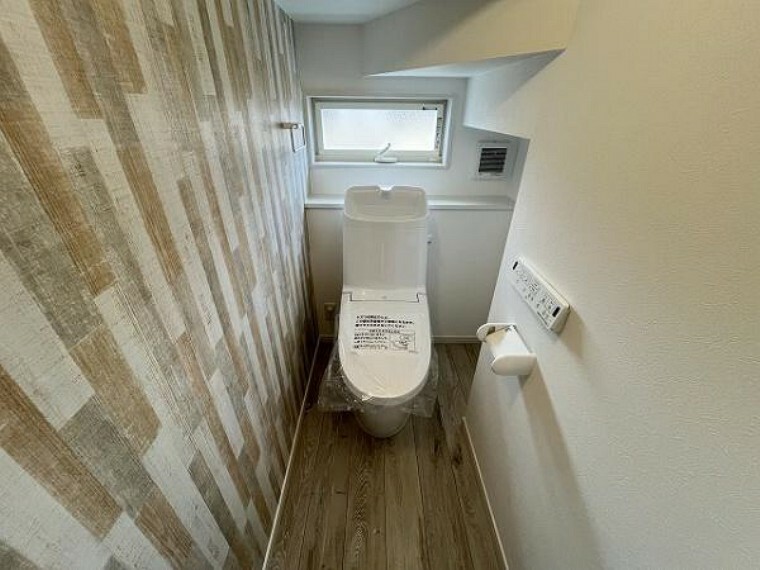 トイレ 1階トイレ・ウォシュレットタイプのトイレが完備。いつでも清潔・快適！