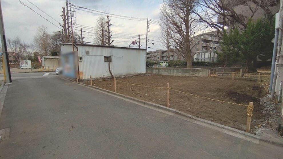 現況写真 周辺は住宅が建ち並ぶ閑静な住宅街です。