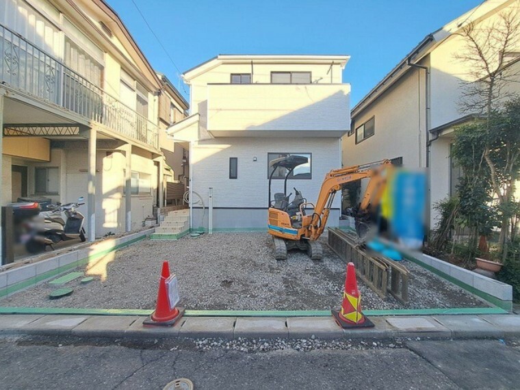 現況外観写真 現地のご見学予約もスタートしました。周辺で売りに出ている物件も沢山御座います。まとめてご見学ができますのでお気軽にお申しつけください。