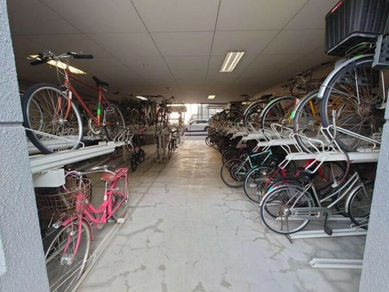 駐輪場 整理された駐輪場で自転車の出し入れもらくらく！