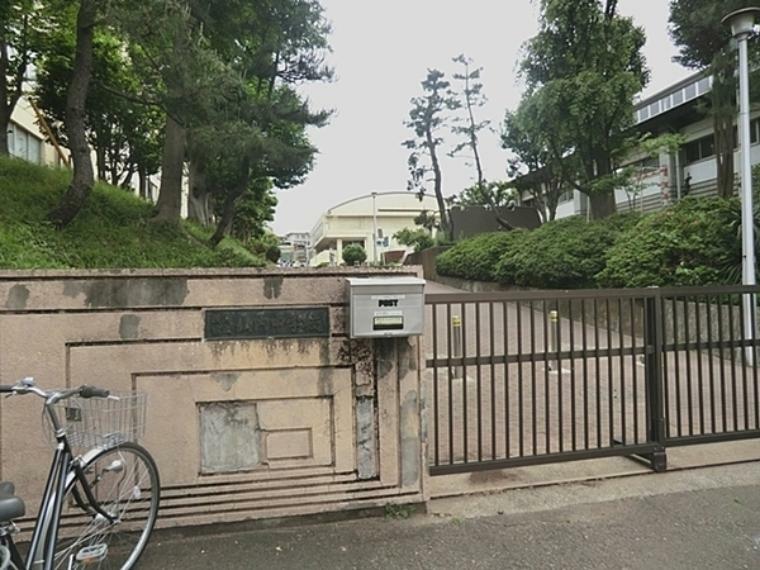 中学校 横浜市立山内中学校 学校行事も多く部活動も盛んです。