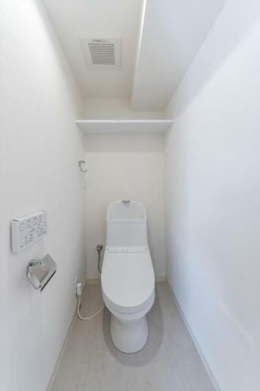 トイレ 「落ち着きの空間」 バスタイム同様リラックスタイムの1つ「トイレ」空間です。