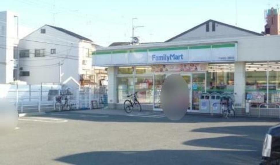 コンビニ ファミリーマート下津林芝ノ宮町店