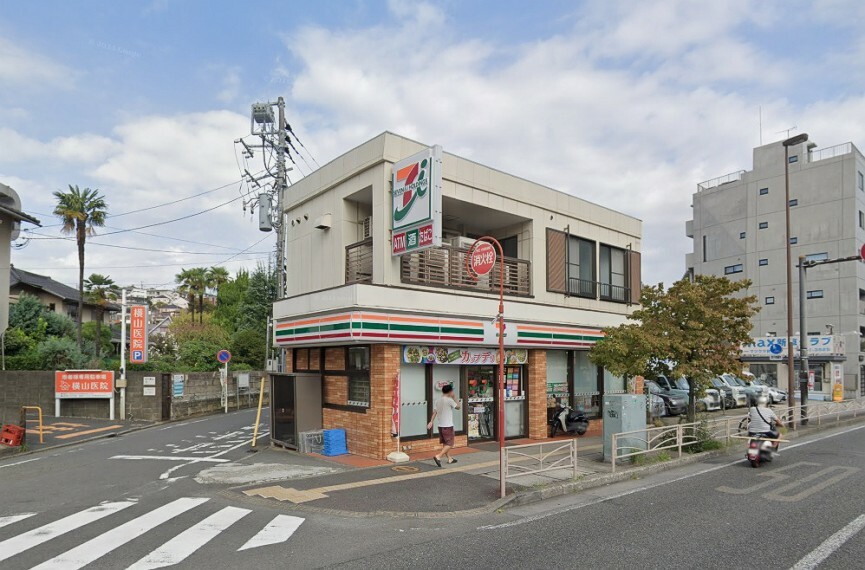 コンビニ セブンイレブン横浜峰岡町店