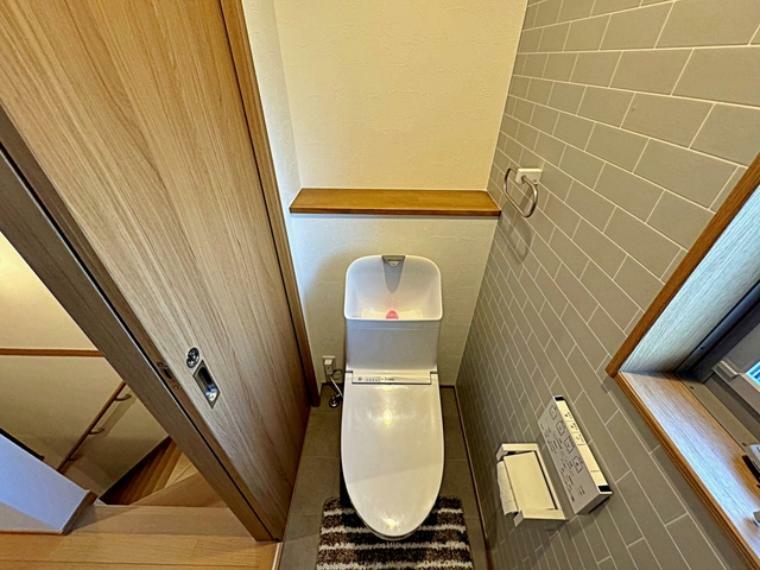 トイレ トイレは各階に1つずつあるので、1階と2階を行き来する必要がありません。